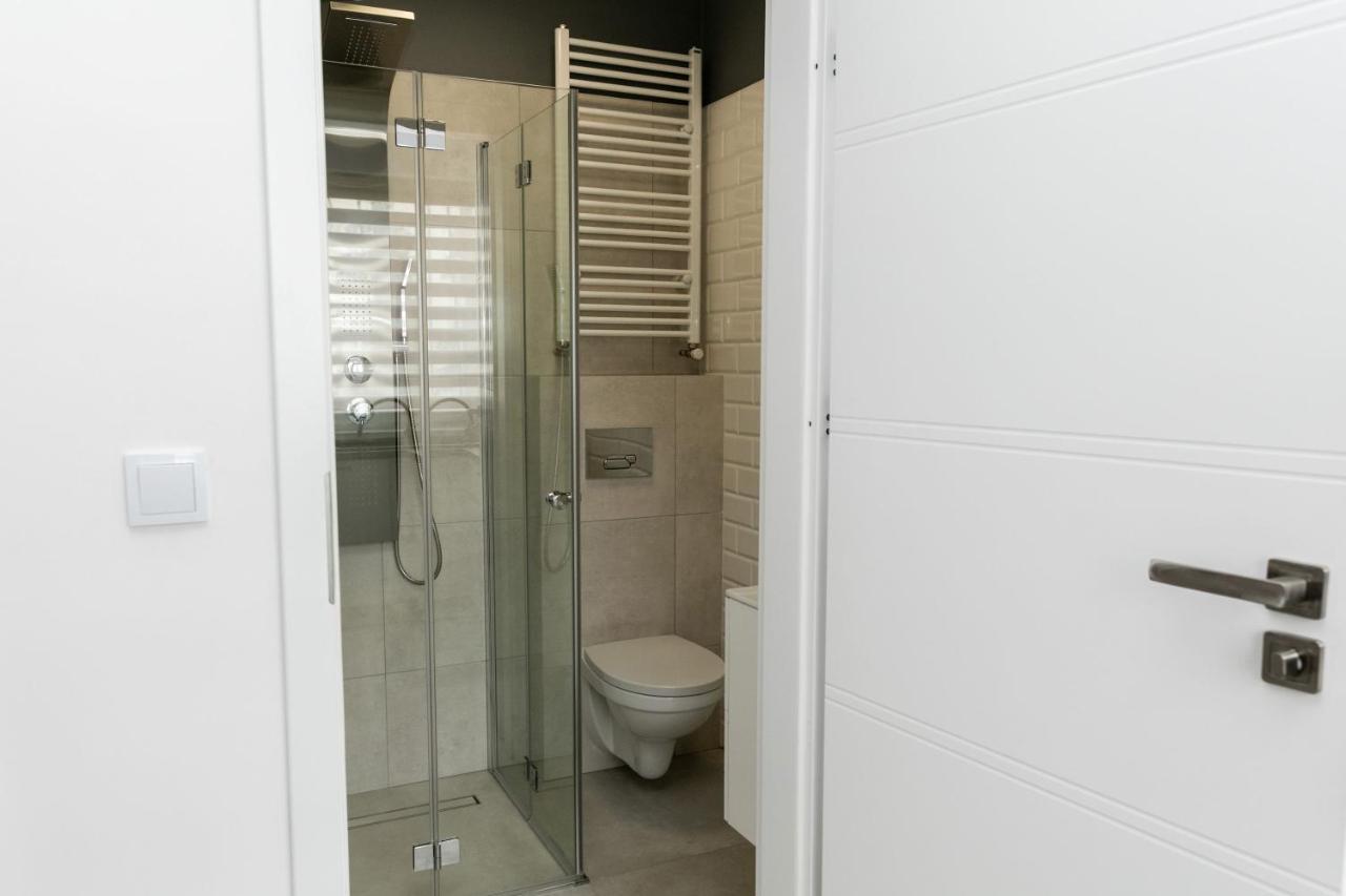 Apartament Z Lozem Malzenskim - Bezplatny Parking Poznań Extérieur photo